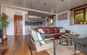 4 Bedroom Cozy Home In Erm