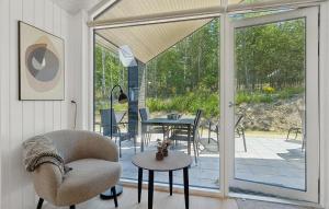 Cozy Home In Glesborg With Sauna