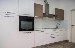 Awesome Apartment In Podstrana With Wifi