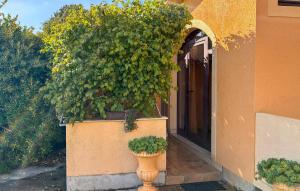 Amazing Apartment In Lopar With Wifi