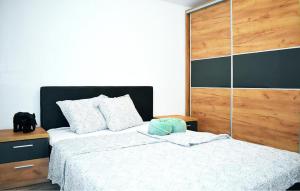 1 Bedroom Cozy Apartment In Vrsi