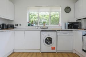 Iris Group Stay 8-BR Free Parking