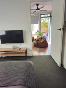 Quiet, Peaceful Northcote Unit