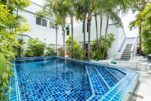 Villa Guenlaur 3 studios with kitchenette and pool