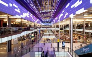 Stylish 4BR Home in Stratford, Garden and Parking