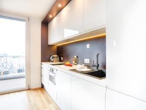 Penthouse Studio with Terrace and City View - 5 mins walk to Hauptbahnhof Train Station