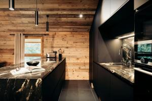 Chalet Rongbuk - OVO Network