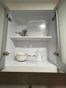 Seaview Family room fast WIFI Balconynear Airport Okada Complex 8B