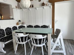 Ferienwohnung Alpenglück mit Schwimmbad und Sauna