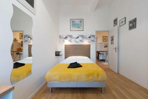 Mondon 3 arcades 3 rooms 2 showers