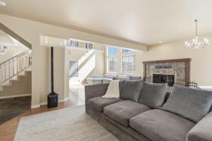 Spacious Mountain Getaway Game Room & Gazebo villa