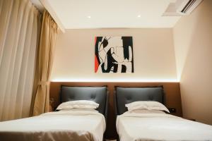 Minimalist - Varanasi City Centre