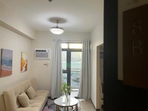Seaview Family room fast WIFI Balconynear Airport Okada Complex 8B