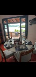 Casa em condomínio particular Com praia particular