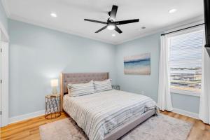 Waterfront Escape with Dock, ping pong, games and more