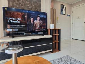 Noho Suites 2BR Mall of Indonesia, 4 Pax, free Netflix