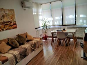 Excelente ubicación, frente a plaza independencia