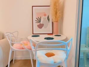 Minimalist Oasis - Monthly Stay Near Airport, Local Gems & Mall - Minimum Stay 28 Days