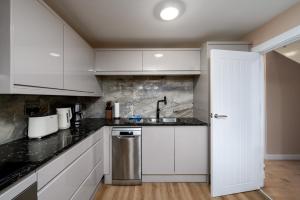 GuestReady - Charming 3-Bedroom London Retreat