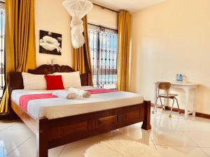 Elnas Nyali - Work & Unwind - Pool, Sea Views, AC & Fast Wi-Fi