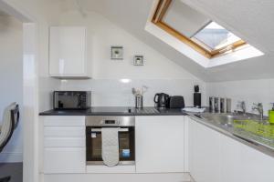 Air Maison - Coastal Charm C - Southsea Retreat