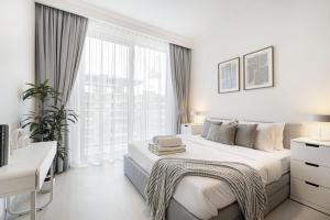 Beachfront 1BR with Private Beach Access