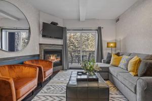 Amazing Views 1BR Condo with Hot Tub and Pool
