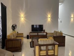 Villa J-95