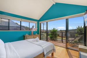 BLUE SKYES - family home with balcony and views.