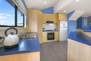 BLUE SKYES - family home with balcony and views.