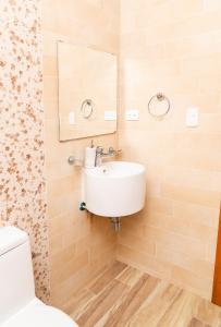 hermosa casa en las orquídeas la romana