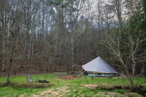 Off-Grid Creekside Tent Ideal for a Glamping Experience in Cosby, Tennessee