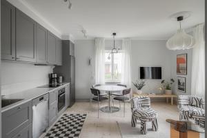 Stylish 2BR Apartment in Central Sundbyberg