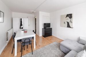 Regents Park Apartment