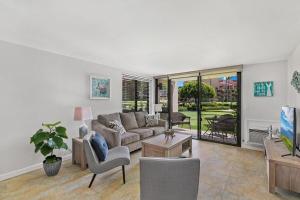 Kamaole Sands 1101 · KAS 1101 Updated Beachy Chic 2BD Across Bea