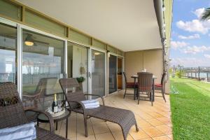 Hale Ono Loa 120 · HOL 120 Oceanfront 2BD w Ocean View AC Pool