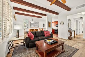 LV223 Pet Friendly 2BD Lock-Off with Private Patio