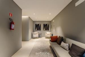 Studio em prédio c piscina no Campo Belo HMC0320