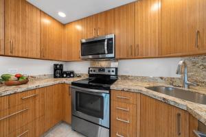 Napili Surf 207 · NSF 207 BeachFront Condo Napili Bay