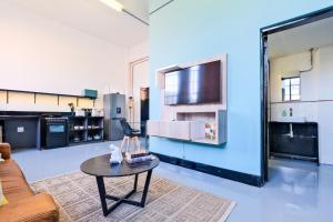 101 Revolution, Maboneng, FREE WIFI, FREE PARKING