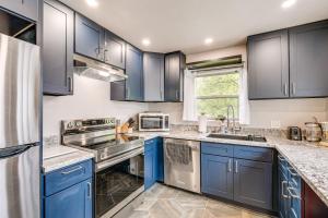 Easily Explore Fair Oaks Village! Unique Condo