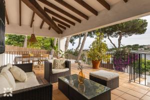 Villa Las Salinas by Abahana Villas