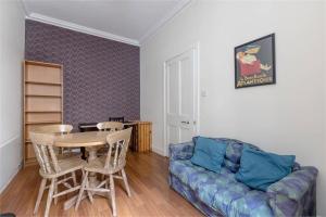 3 Bedrooms Flat in Central Edinburgh New Town , Lothian Road