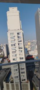 EL1514 Apt lindo ao lado do metro luz com piscina