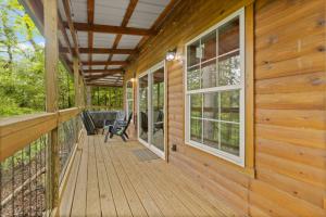Hot Tub & WiFi - Clifftop Cabin - Muir Valley