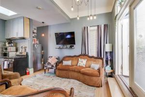 LIVE IT UP In The Castro! 4BRWDWalk Score 98