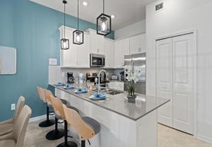 Lovely apartments 18 Minutes away from Disney!