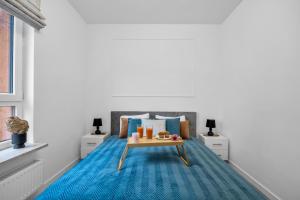 61m2 Włochy Apt - Parking, Gym, Balcony, Workspace - by Rentujemy