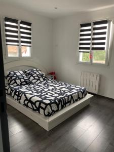 villa avec piscine entre mer et montagne