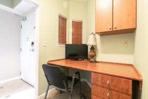 Beachview Condo in Legacy Tower1 -303 - with Reserved Parking Spot in front